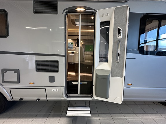 Hymer MasteLine 880 Mercedes automat | HPC | Arctic | Skinn | Solcelle I Godt Utstyrt ! 12 of 30