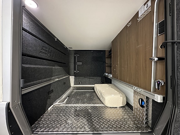 Hymer MasteLine 880 Mercedes automat | HPC | Arctic | Skinn | Solcelle I Godt Utstyrt ! 7 of 30