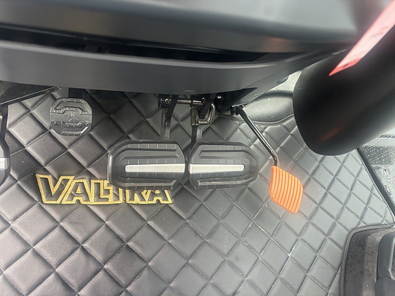 Valtra Q305 18 of 19