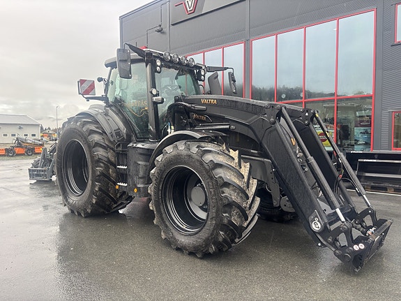 Valtra Q305 8 of 19
