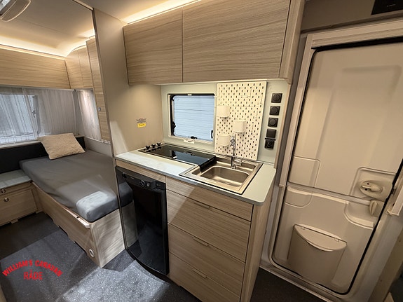 Adria Altea 492 LU 10 of 20