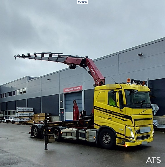 Volvo FH540 8x4 Tridem m/ 35 t/m Hiab kran og 20T multilift krok 3 of 16