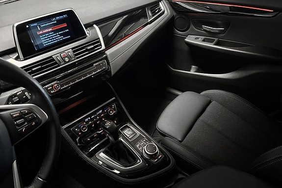BMW 225xe 13 of 22