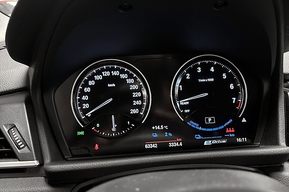 BMW 225xe 16 of 22