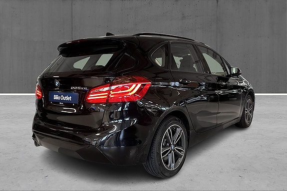 BMW 225xe 5 of 22
