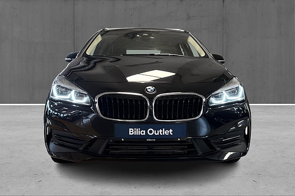 BMW 225xe 2 of 22