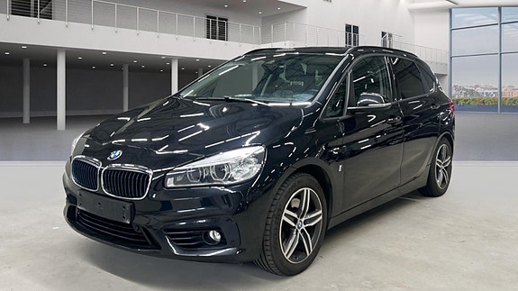 BMW 225xe 2 of 15