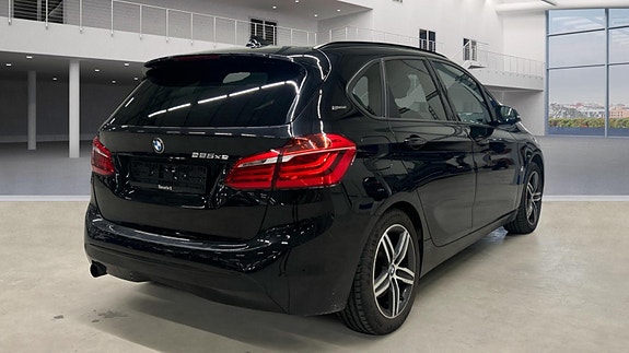 BMW 225xe 3 of 15