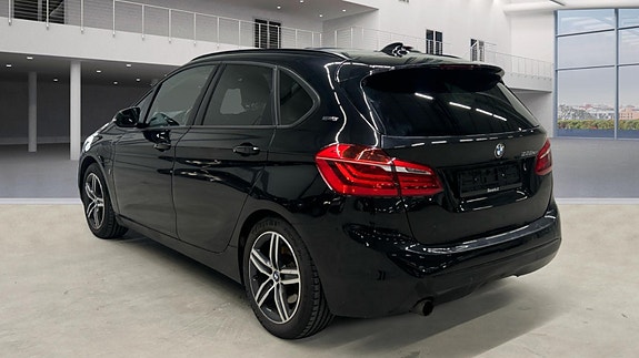BMW 225xe 4 of 15