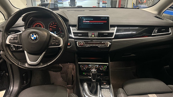 BMW 225xe 5 of 15