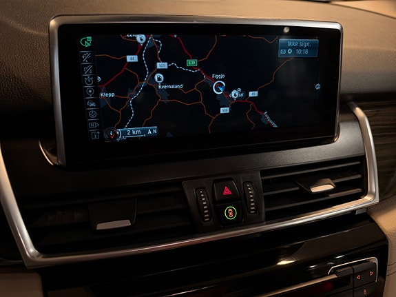 BMW 225xe 22 of 28