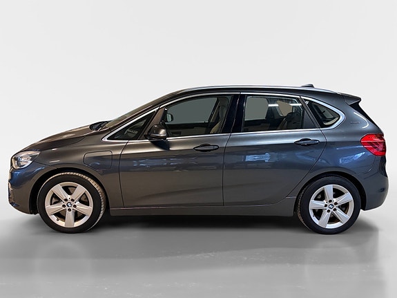 BMW 225xe 4 of 28