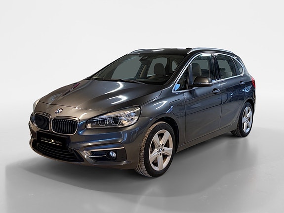BMW 225xe 3 of 28