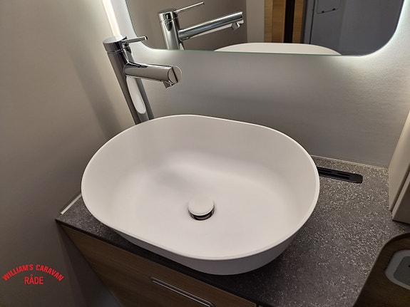Adria CORAL SELECT 670 DL Face2Face 22 of 30