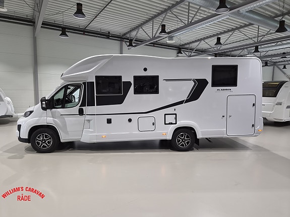 Adria CORAL SELECT 670 DL Face2Face 3 of 30