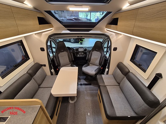Adria CORAL SELECT 670 DL Face2Face 11 of 30