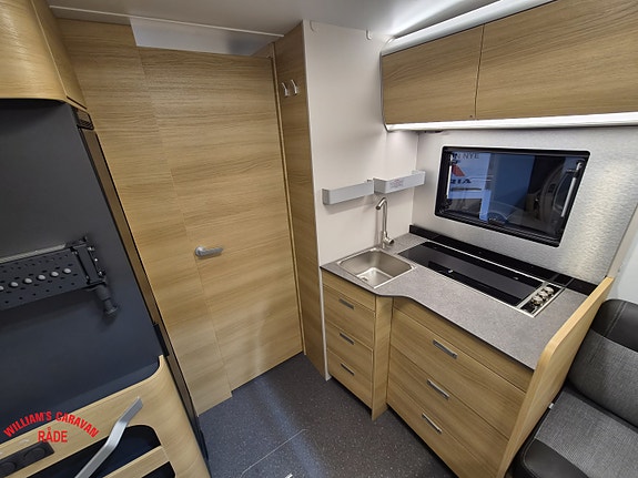 Adria CORAL SELECT 670 DL Face2Face 14 of 30