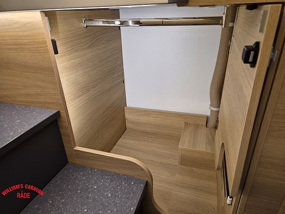 Adria CORAL SELECT 670 DL Face2Face 23 of 30