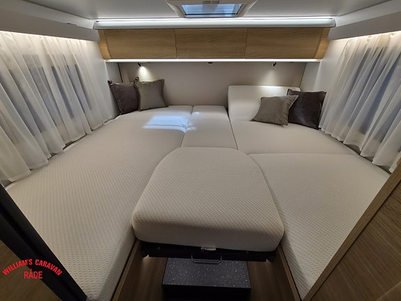 Adria CORAL SELECT 670 DL Face2Face 26 of 30