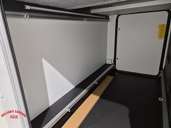 Adria CORAL SELECT 670 DL Face2Face 7 of 30