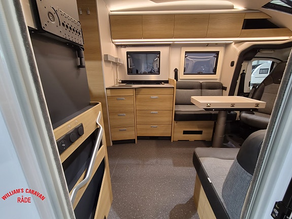 Adria CORAL SELECT 670 DL Face2Face 10 of 30