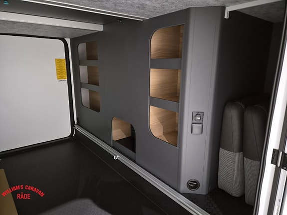 Adria CORAL SELECT 670 DL Face2Face 6 of 30
