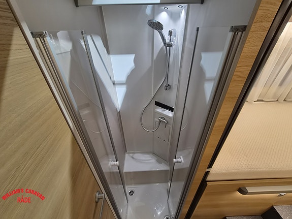 Adria CORAL SELECT 670 DL Face2Face 18 of 30