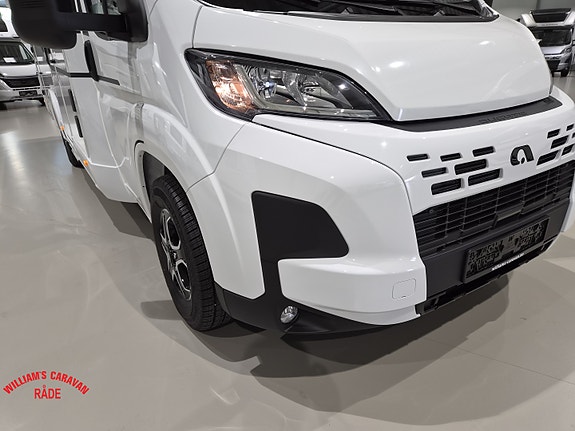 Adria CORAL SELECT 670 DL Face2Face 2 of 30
