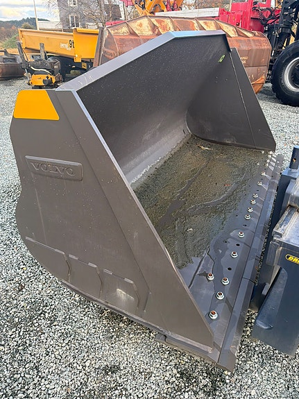 Volvo L90H2 UBRUKT 13 of 26