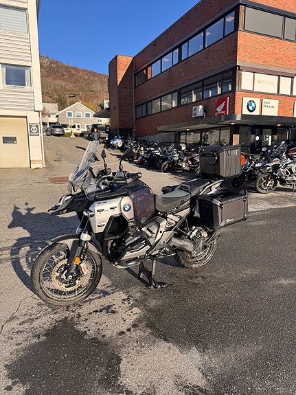 BMW R 1300 GS Adventure 2 of 6