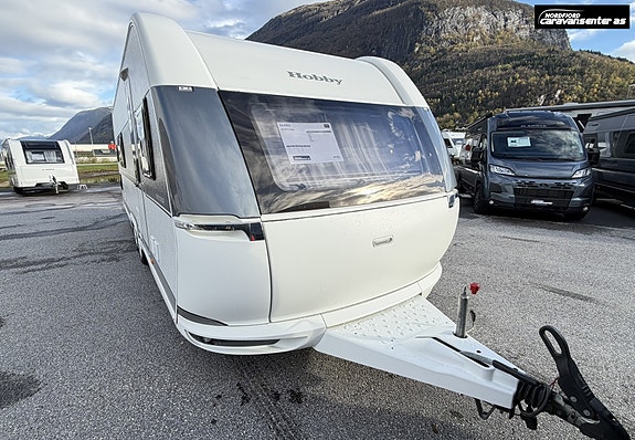 Hobby 650 KFU Prestige m/Alde, A-mål fortelt og formsydd golvteppe 3 of 30