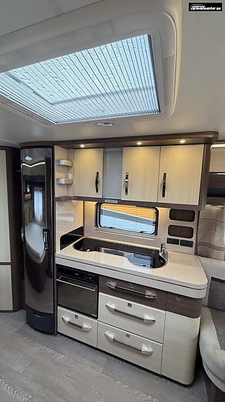 Hobby 650 KFU Prestige m/Alde, A-mål fortelt og formsydd golvteppe 20 of 30