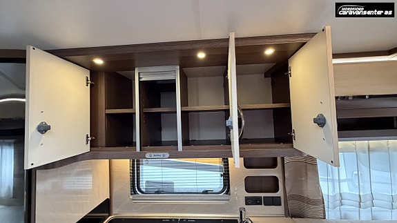 Hobby 650 KFU Prestige m/Alde, A-mål fortelt og formsydd golvteppe 23 of 30