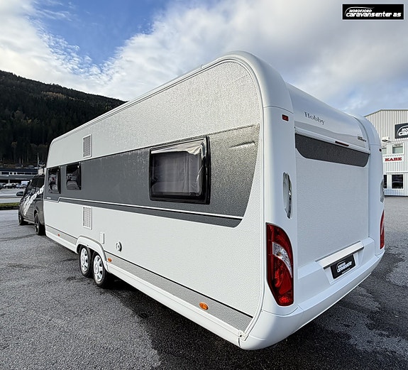 Hobby 650 KFU Prestige m/Alde, A-mål fortelt og formsydd golvteppe 6 of 30