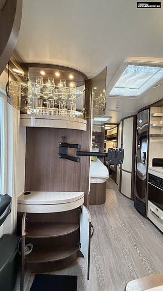 Hobby 650 KFU Prestige m/Alde, A-mål fortelt og formsydd golvteppe 19 of 30