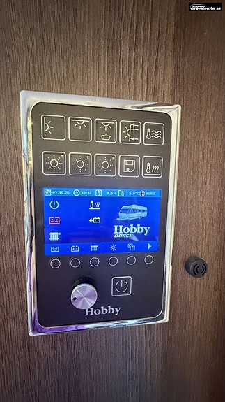 Hobby 650 KFU Prestige m/Alde, A-mål fortelt og formsydd golvteppe 14 of 30