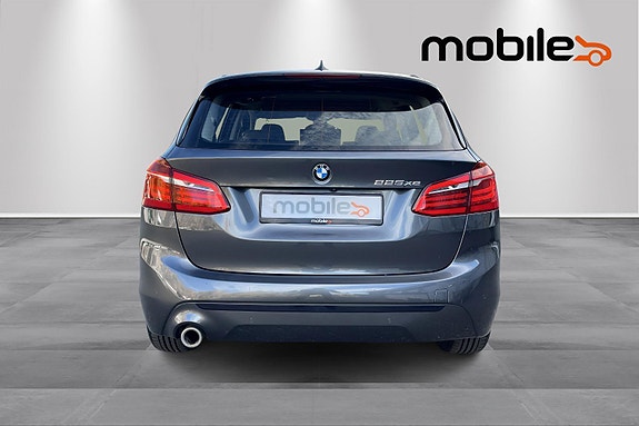 BMW 225xe 4 of 28