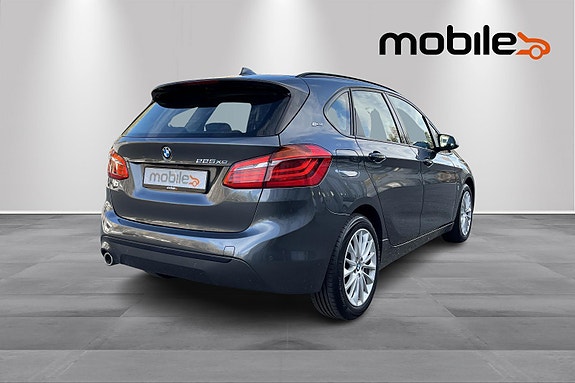 BMW 225xe 3 of 28