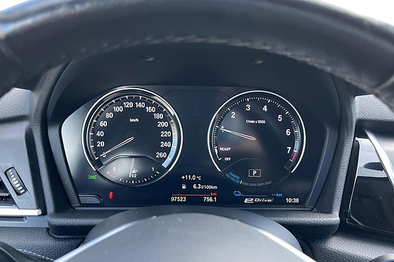 BMW 225xe 10 of 28