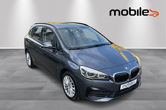 BMW 225xe 26 of 28