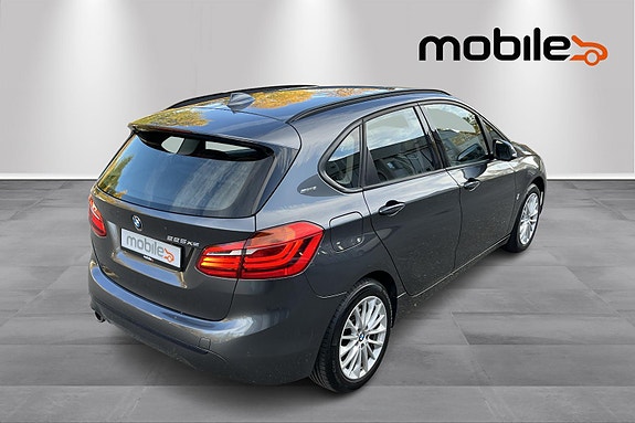 BMW 225xe 27 of 28