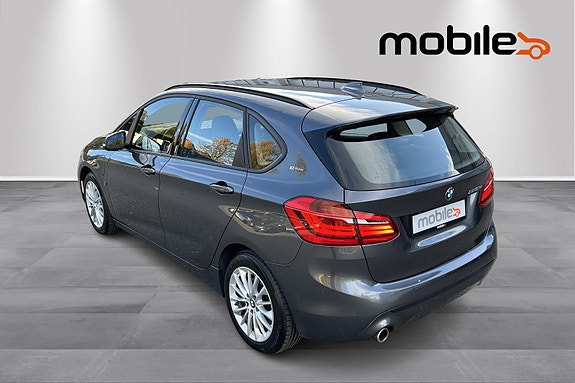 BMW 225xe 28 of 28