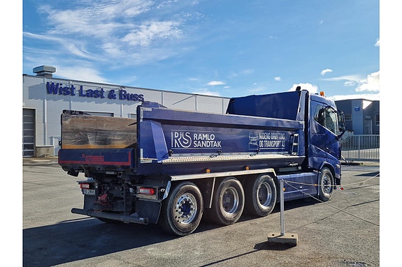 Volvo FH750 8x4 tippbil. Påkostet 8 of 9