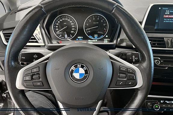 BMW 225xe 16 of 20