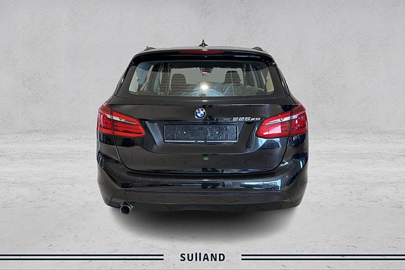 BMW 225xe 4 of 20