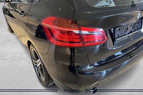 BMW 225xe 12 of 20