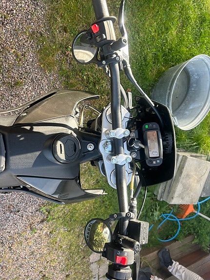 Aprilia SX 125 Super Motard 4 of 8