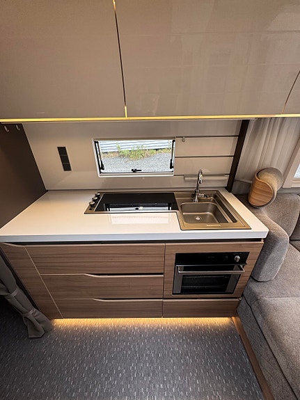 Adria Alpina 583 LP **SE PRIS** **SOM NY** **ALDE** 18 of 30