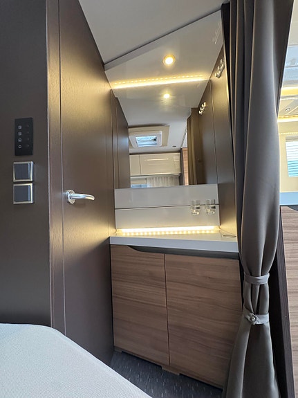 Adria Alpina 583 LP **SE PRIS** **SOM NY** **ALDE** 25 of 30