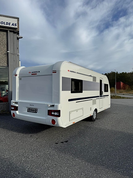 Adria Alpina 583 LP **SE PRIS** **SOM NY** **ALDE** 8 of 30
